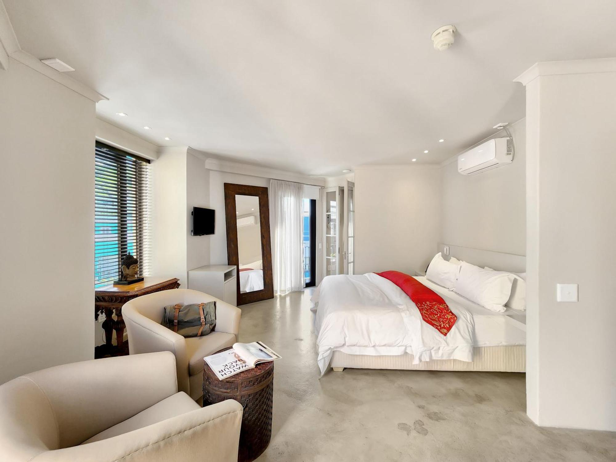 Deluxe Suite 202 or Bath & Rain Shower
