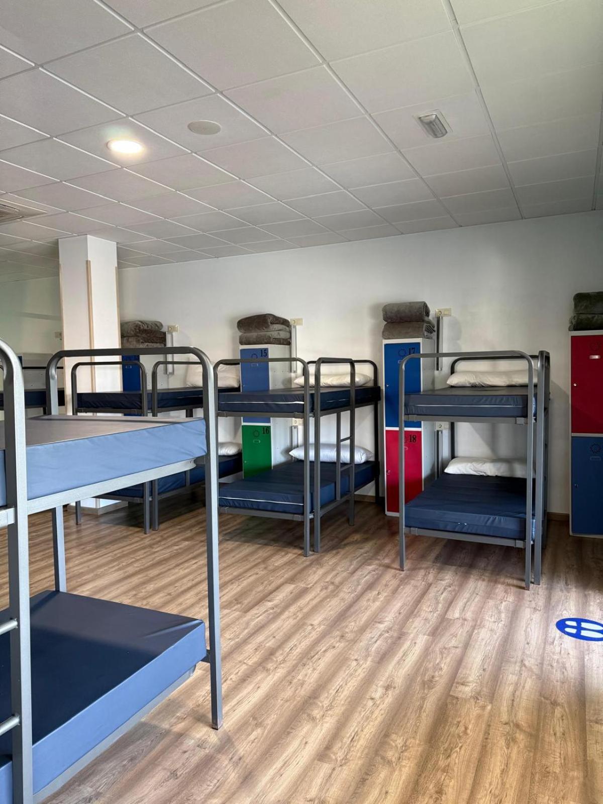 Mixed Dormitory Room