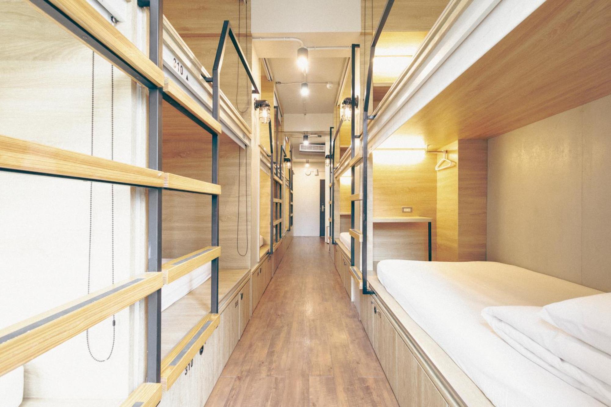 Single Bed Mixed Dormitory Room