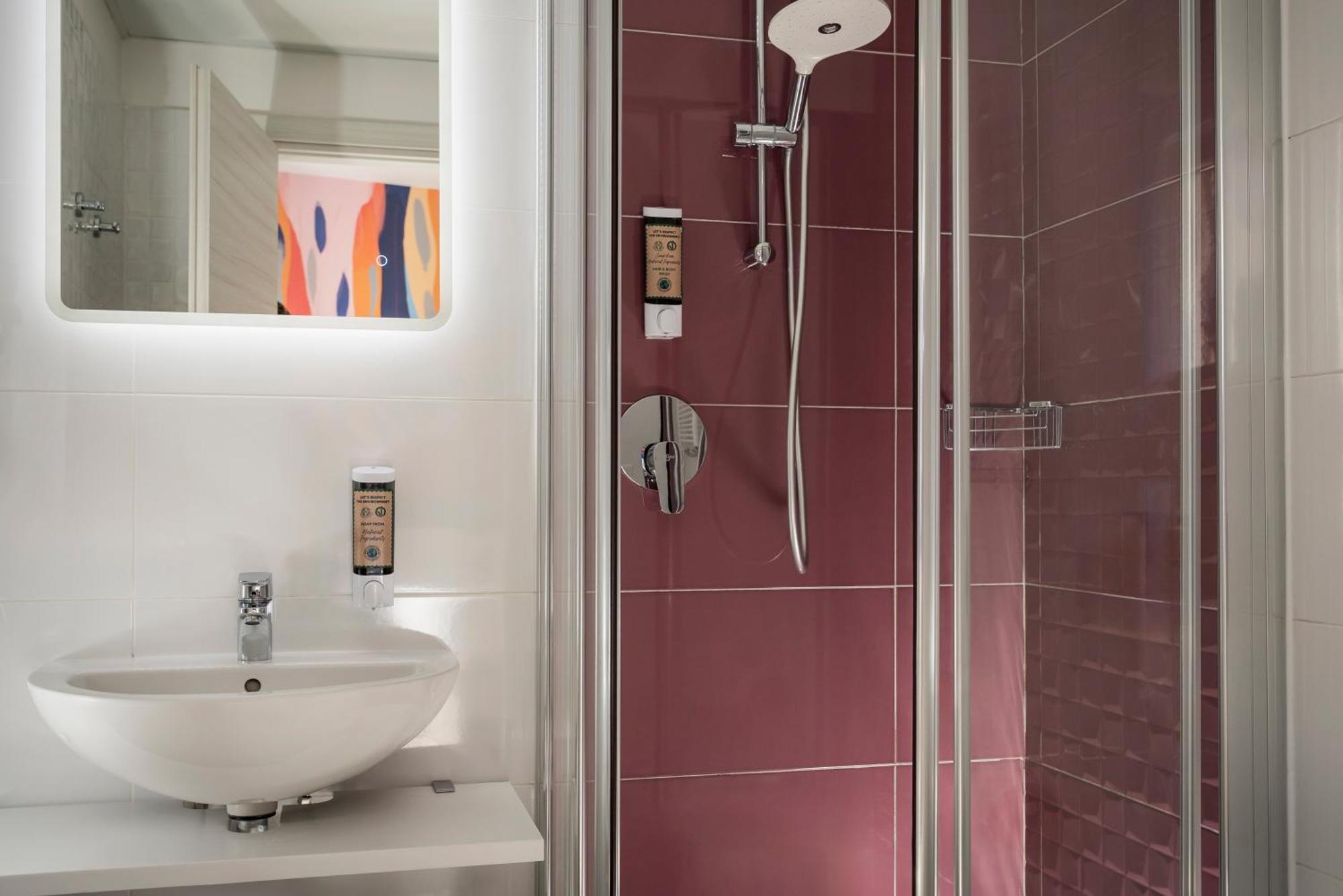 Double Room Private Bathroom