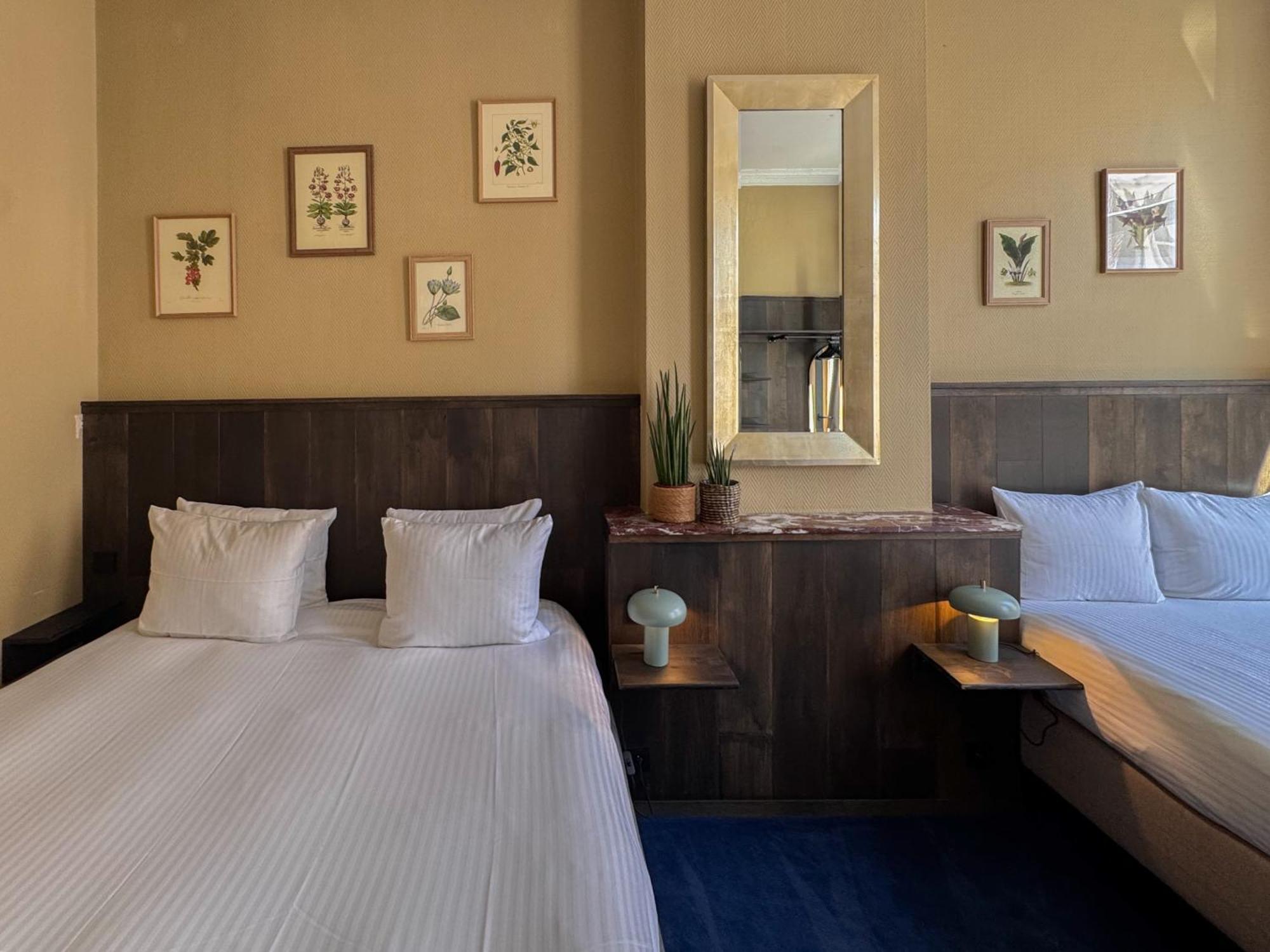 Quadruple Room (2 Adults + 2 Children)