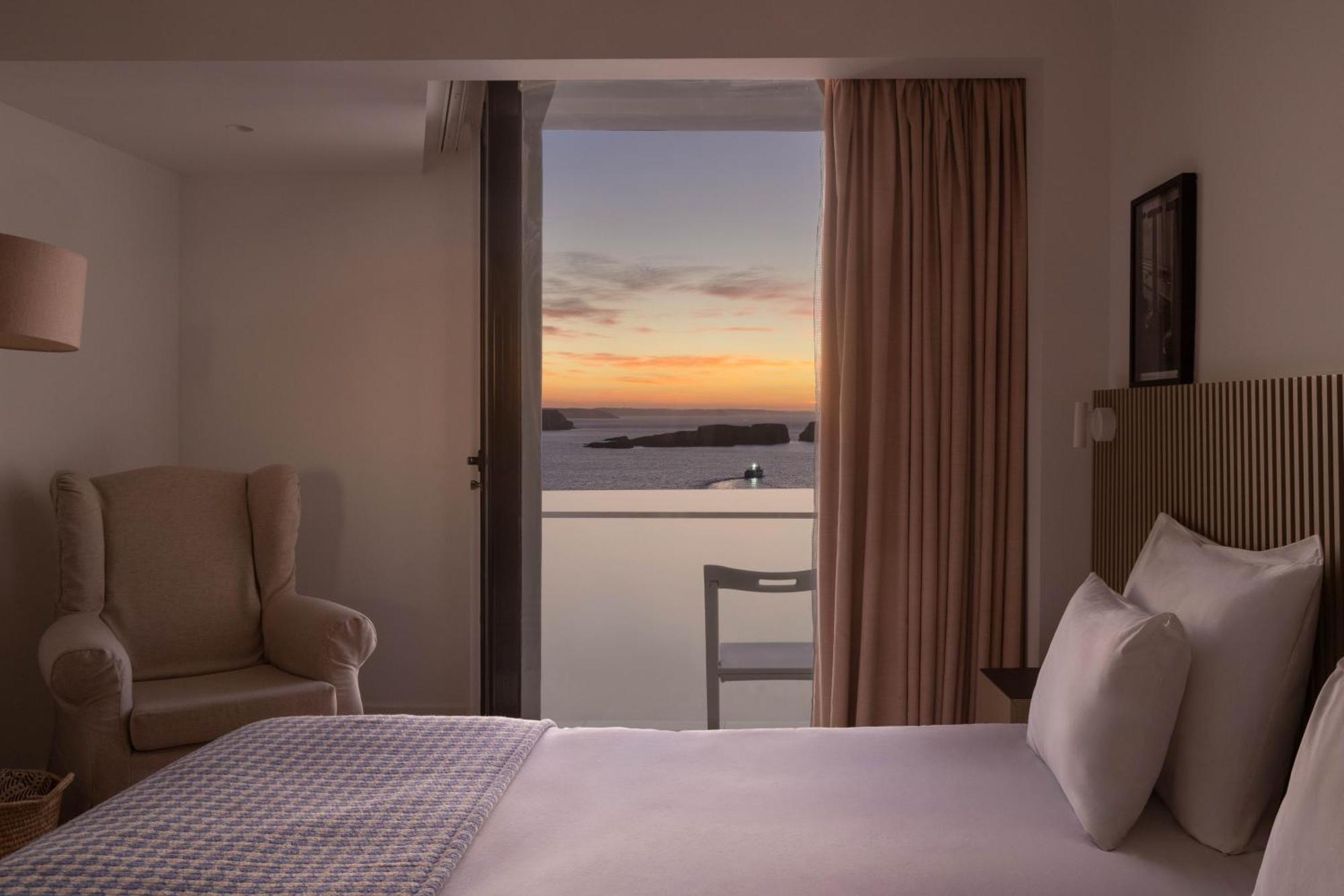 Double Room with Front Sea View