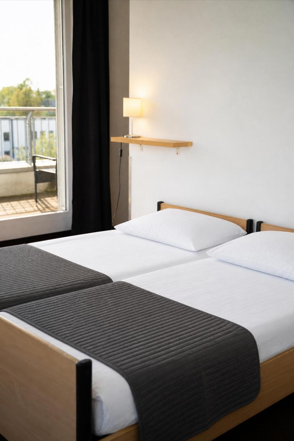 Double Room Balcony Private Bathroom