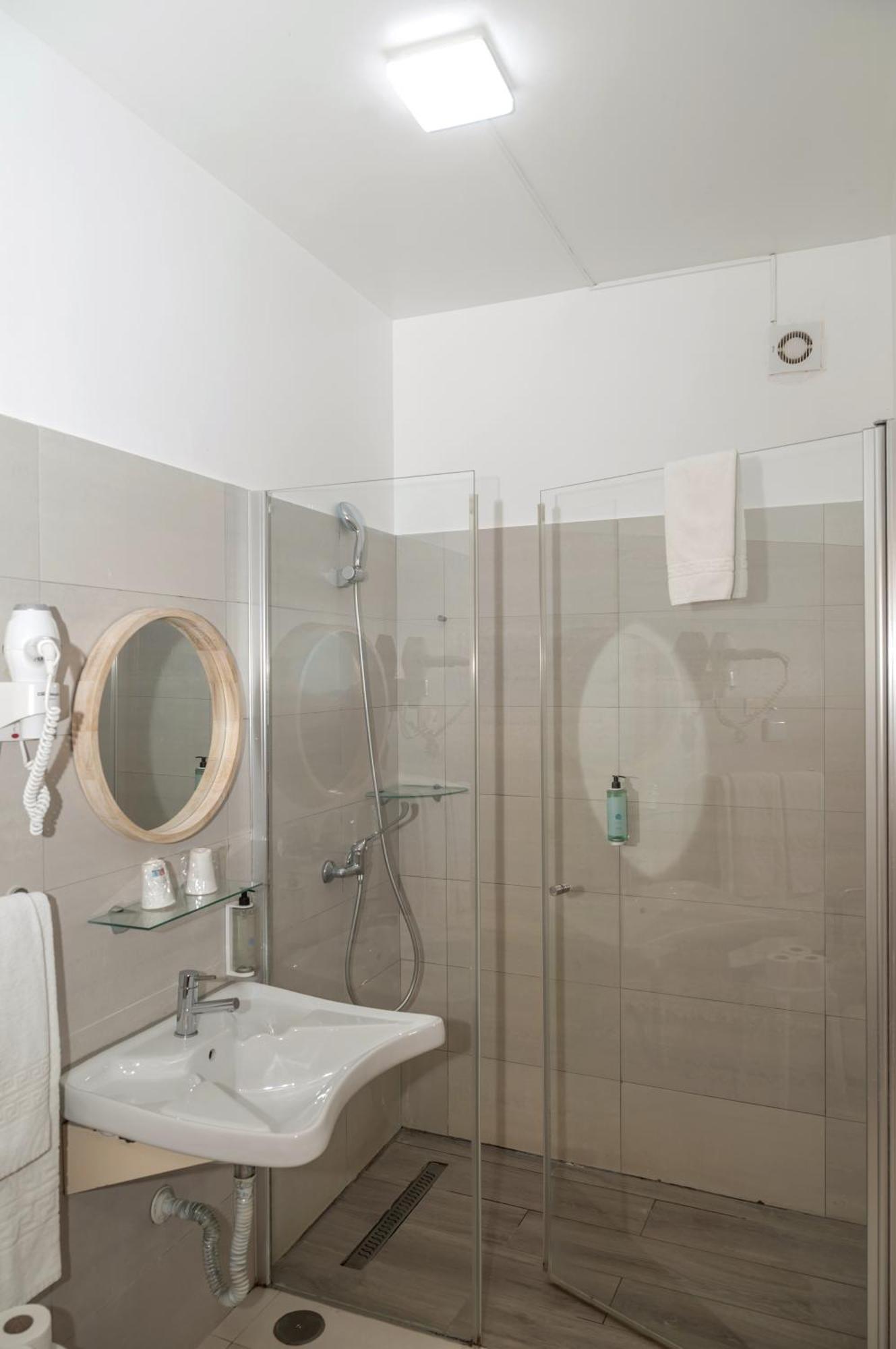 Double Room with Land View - Disability Access