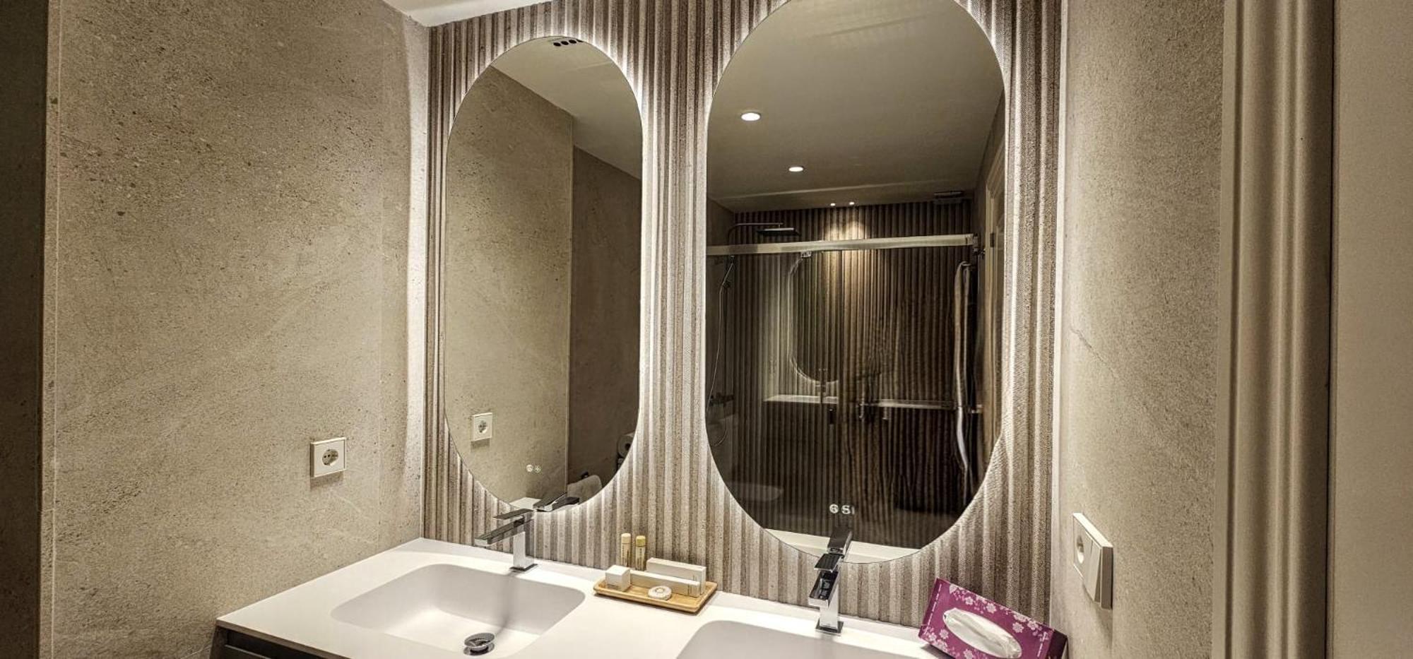 Luxury Two-Bedroom Apartment
