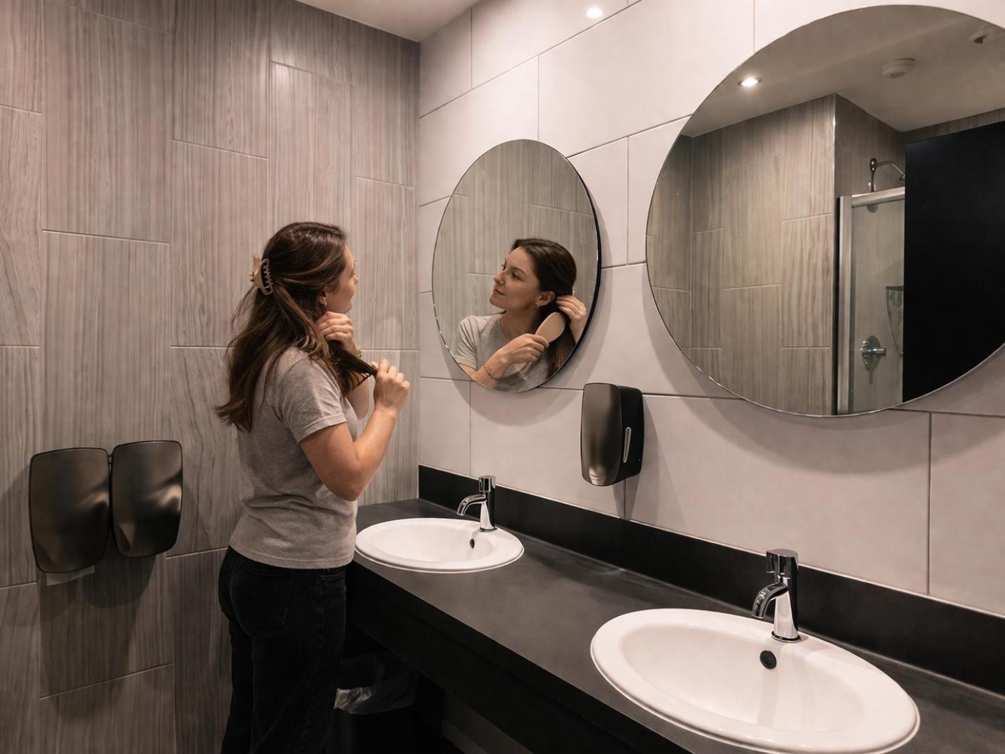 Quarto Dormitório Feminino com 10 Camas