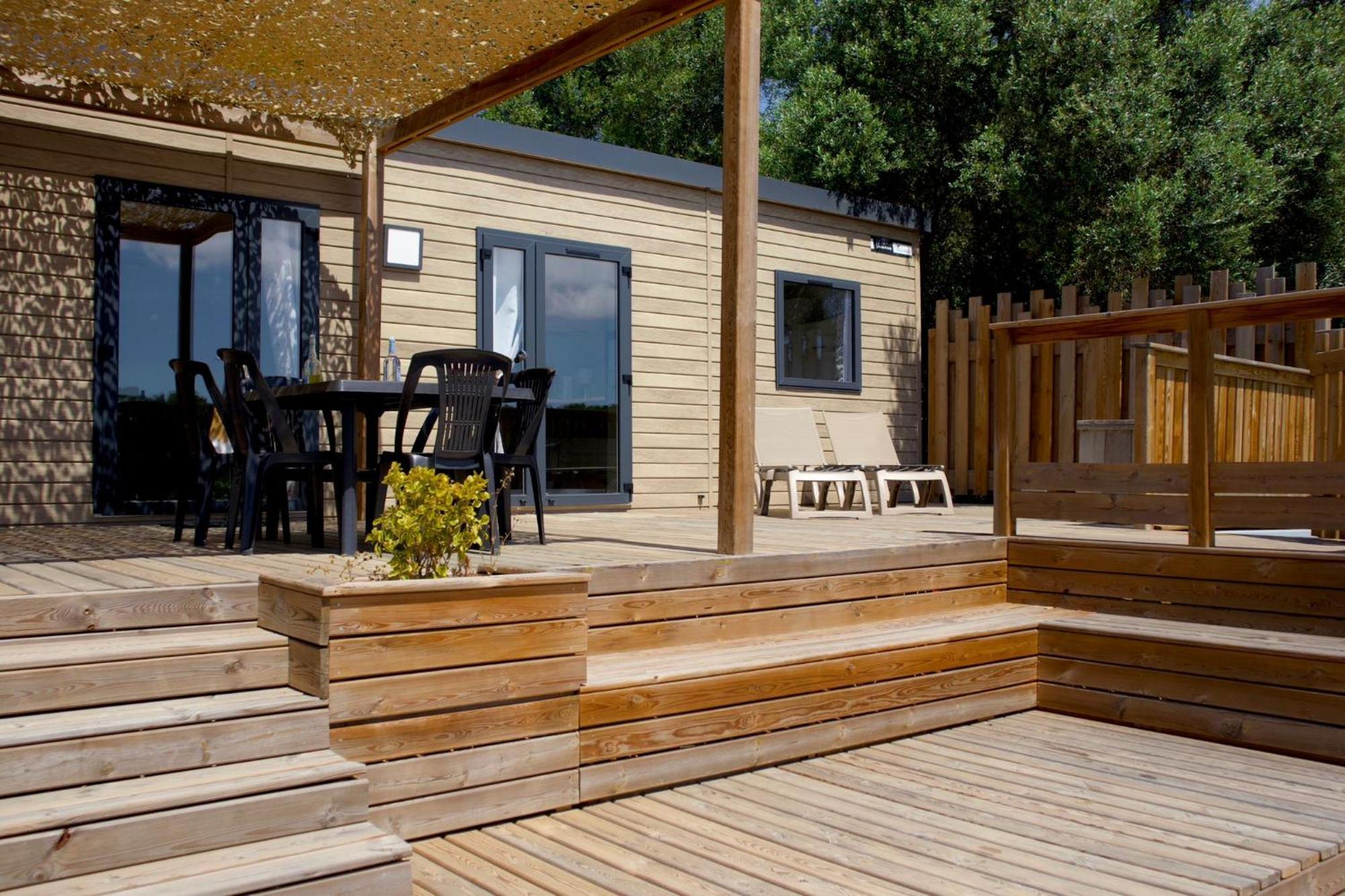 3-bedroom Mobile Home with outdoor private bath