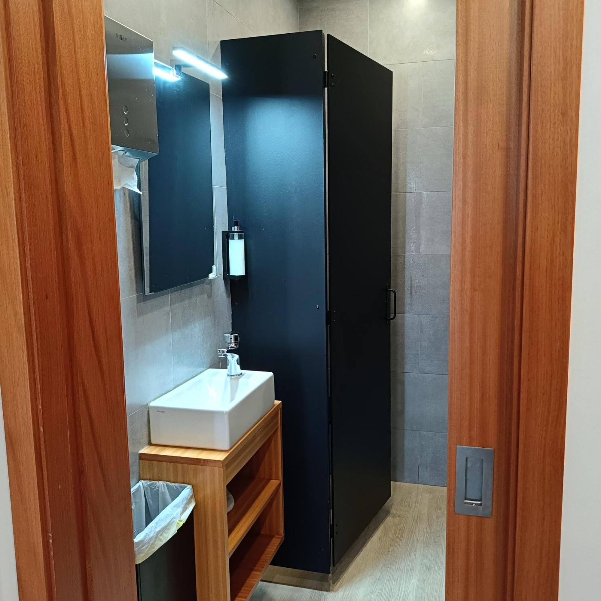 Cama em Dormitório Misto com 6 Camas