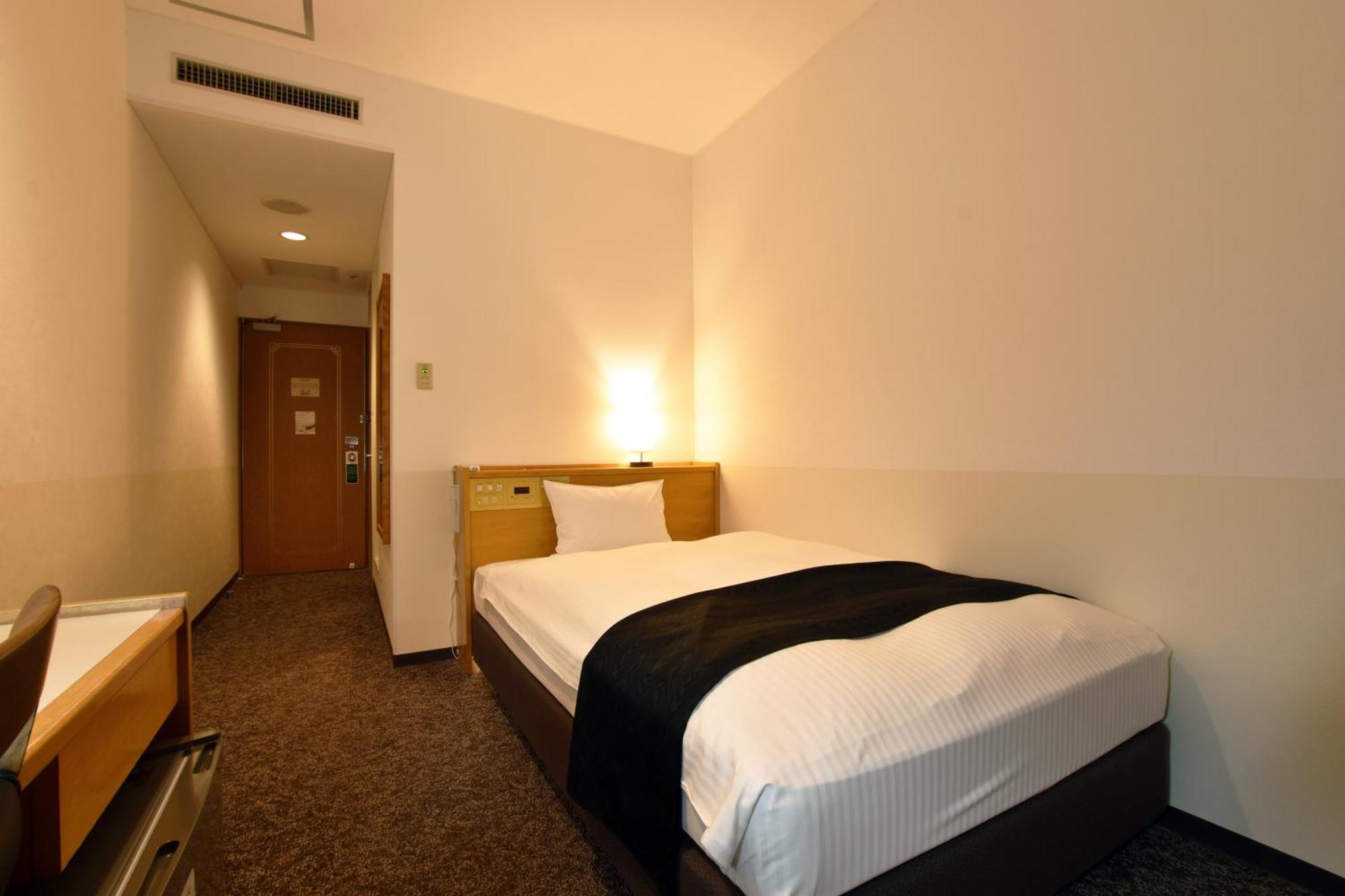 Single Room Smoking
