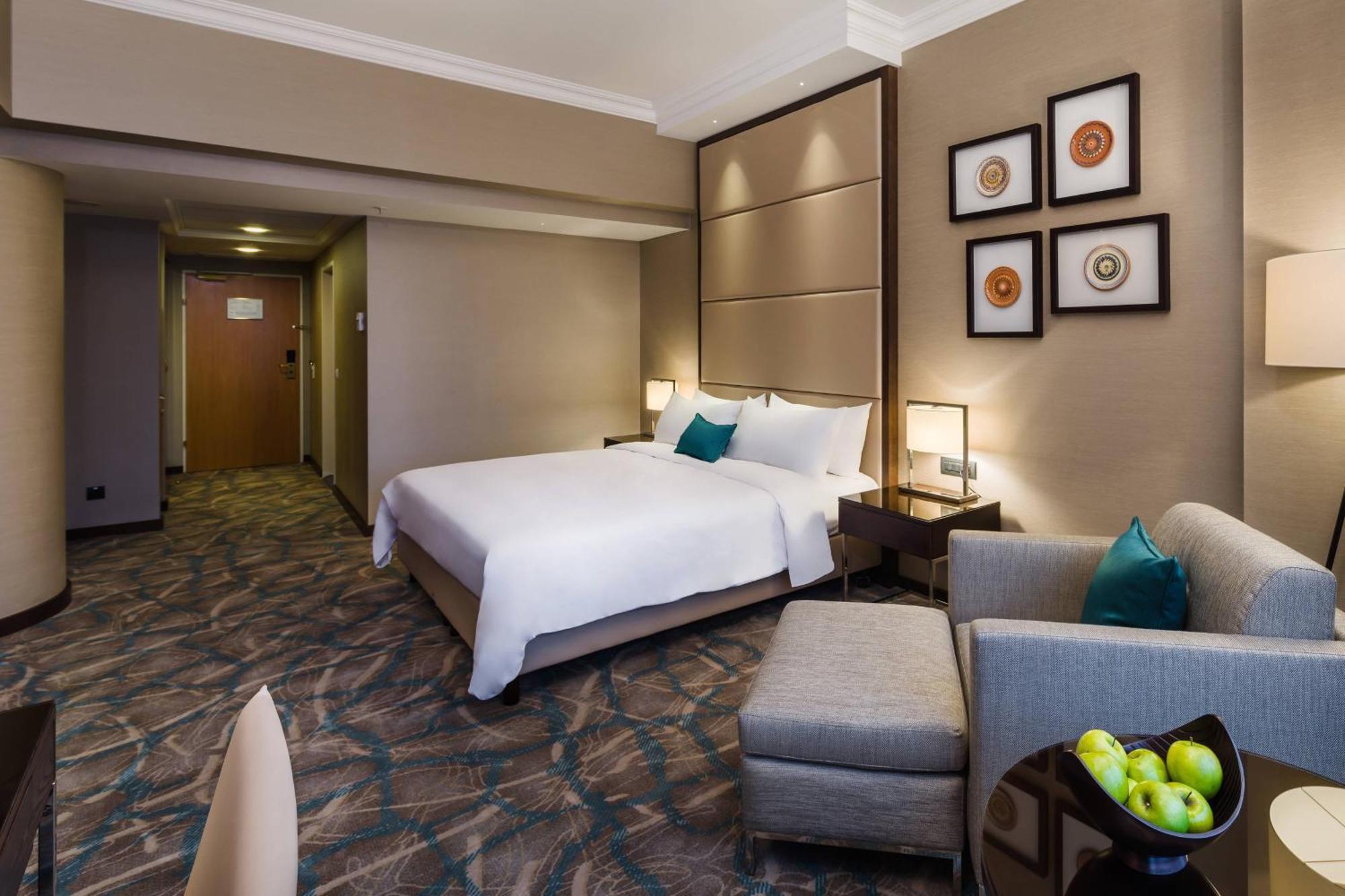 Deluxe Room with One King Bed