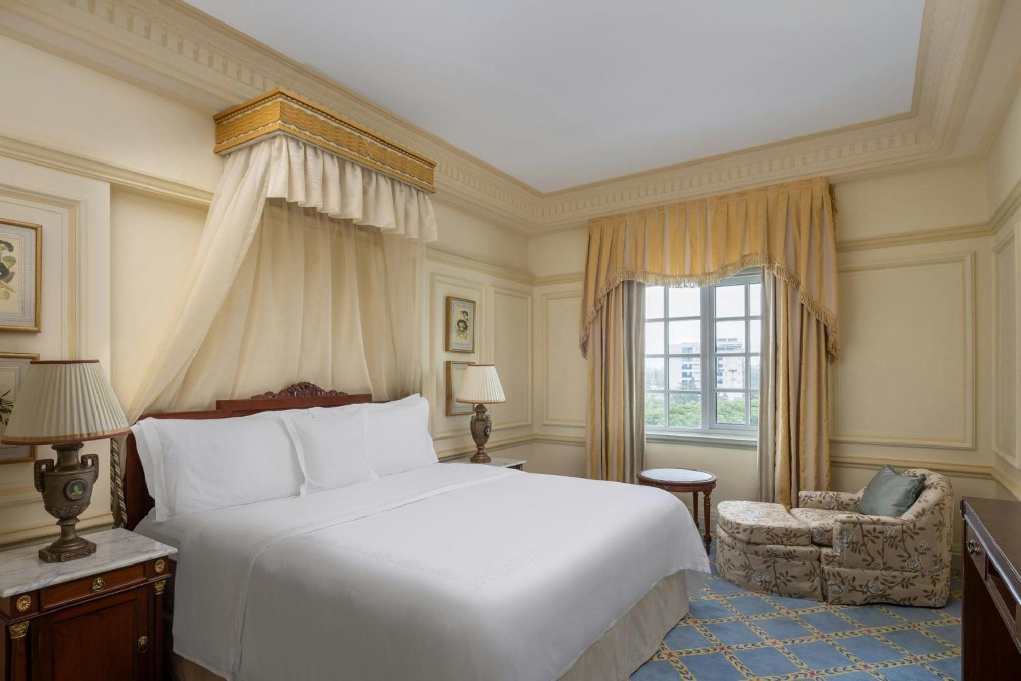 Manor King Suite -Club Lounge Access