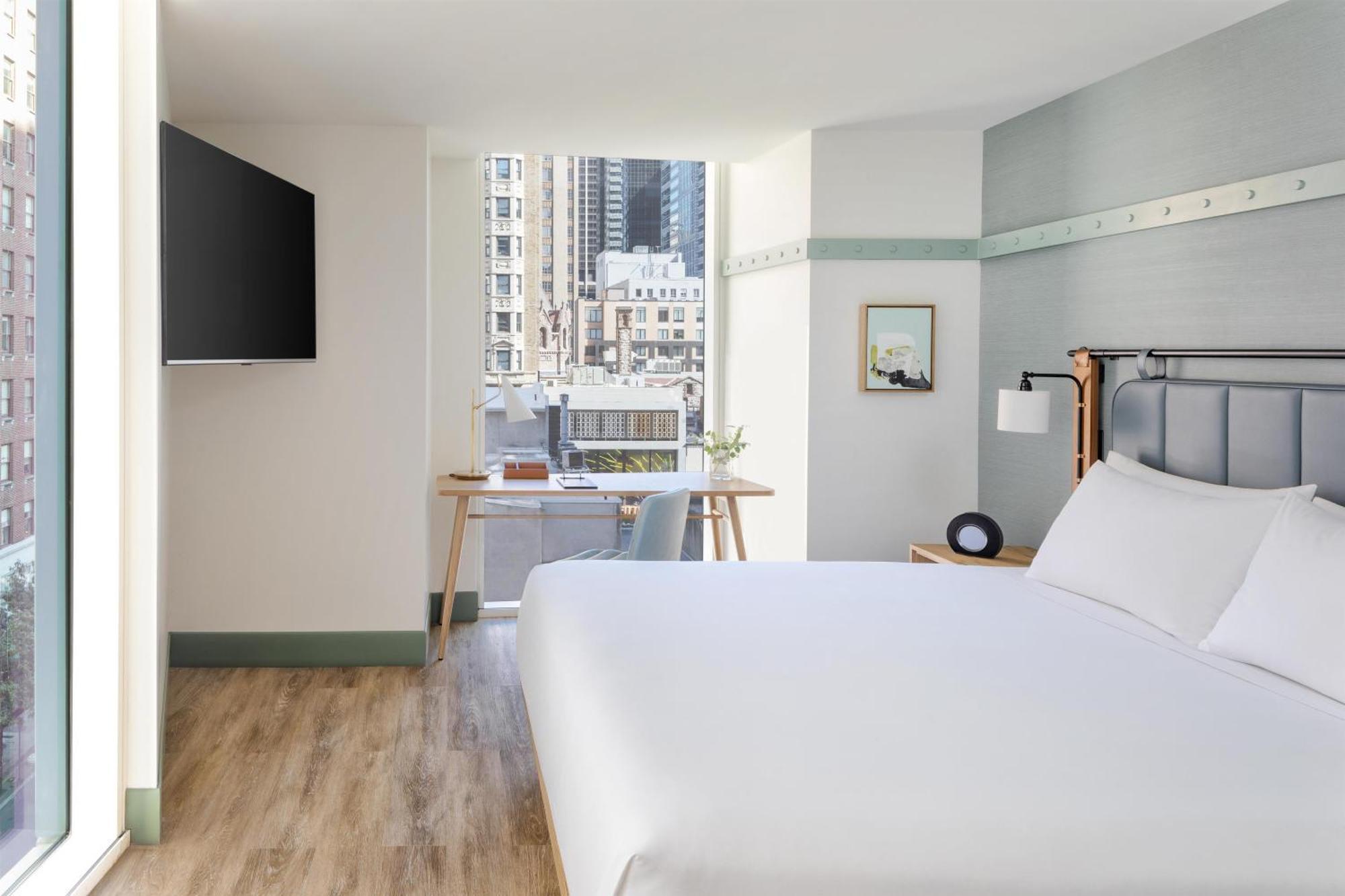 Corner King Room