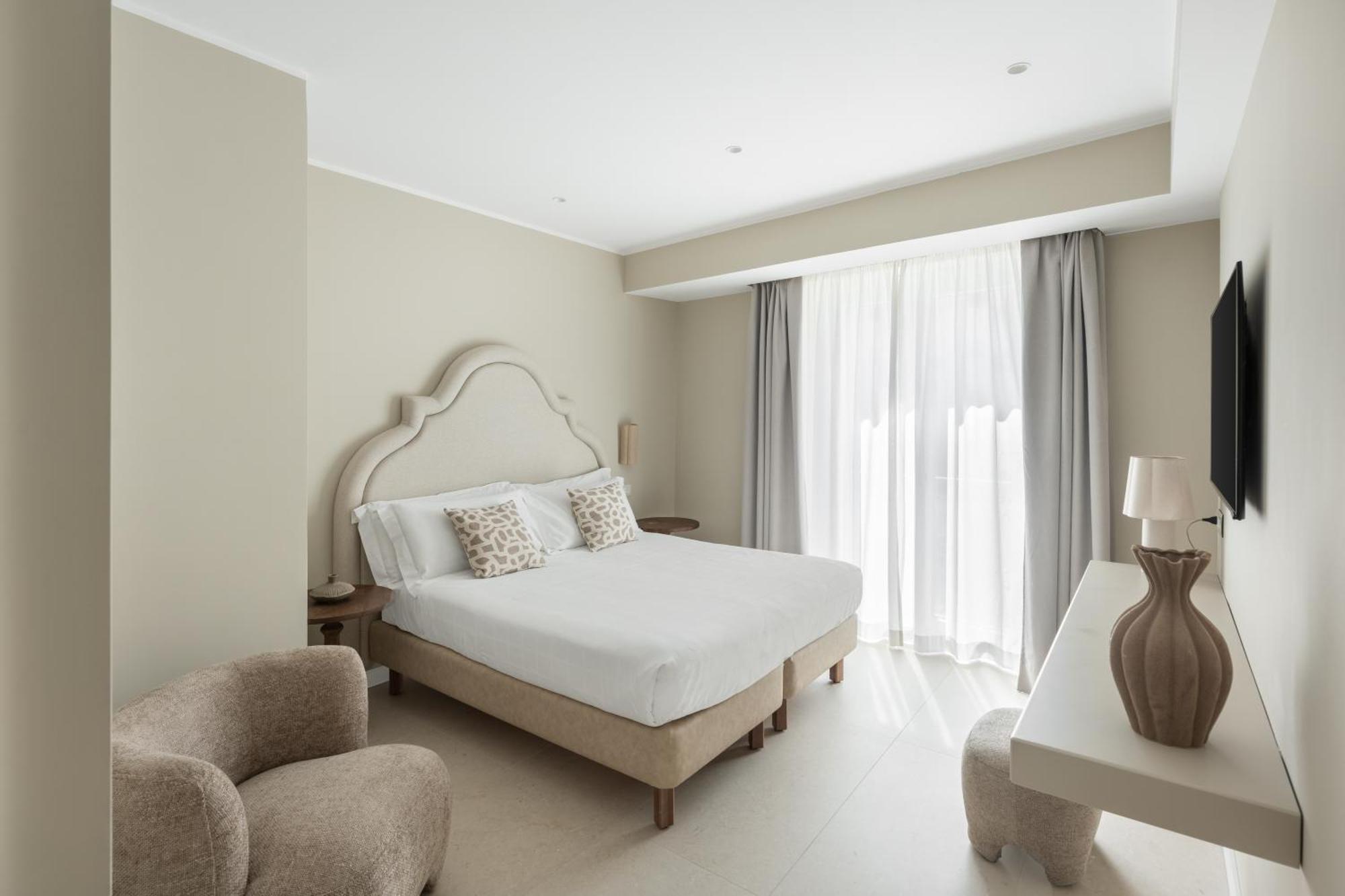 Classic Double or Twin Room Balcony