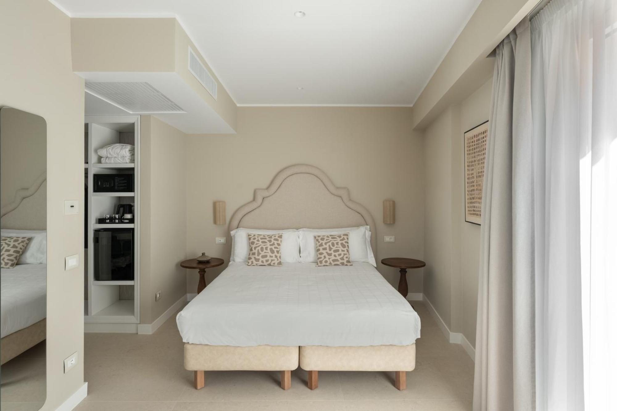 Classic Double or Twin Room Balcony