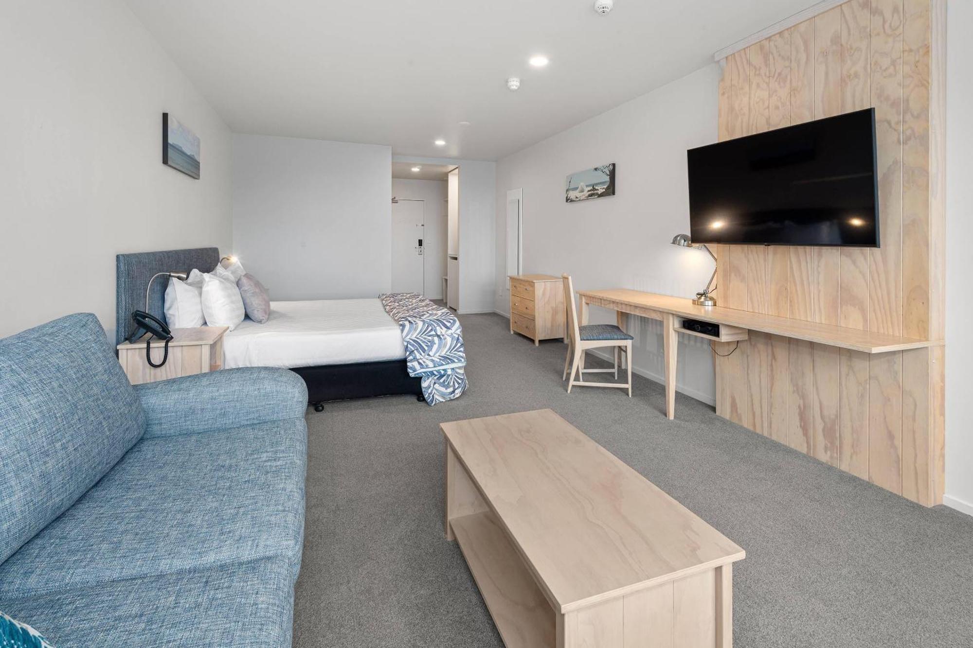 Deluxe King Room Marina View