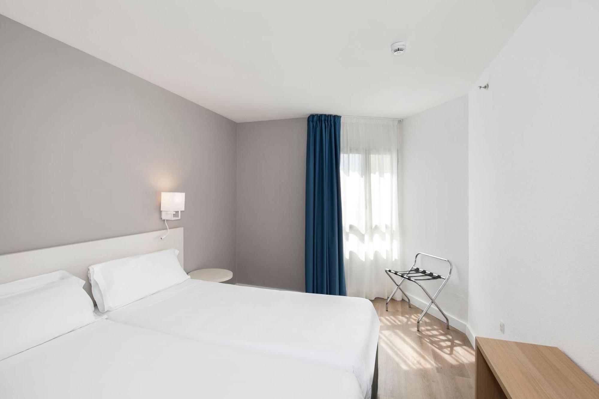One-Bedroom Apartment Sea View