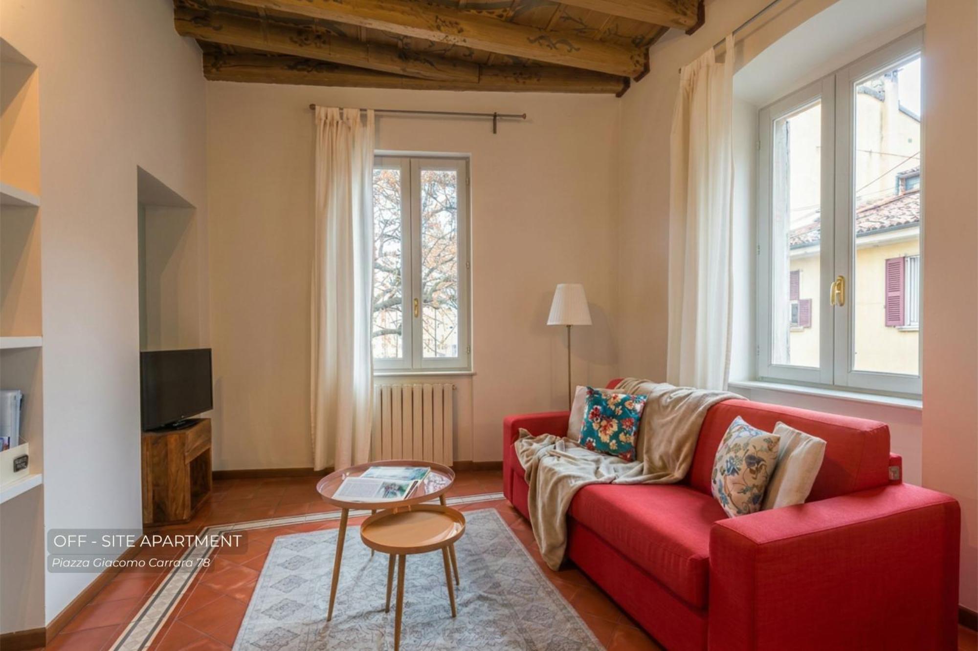 Superior One-Bedroom Apartment Piazza Giacomo Carrara n 78