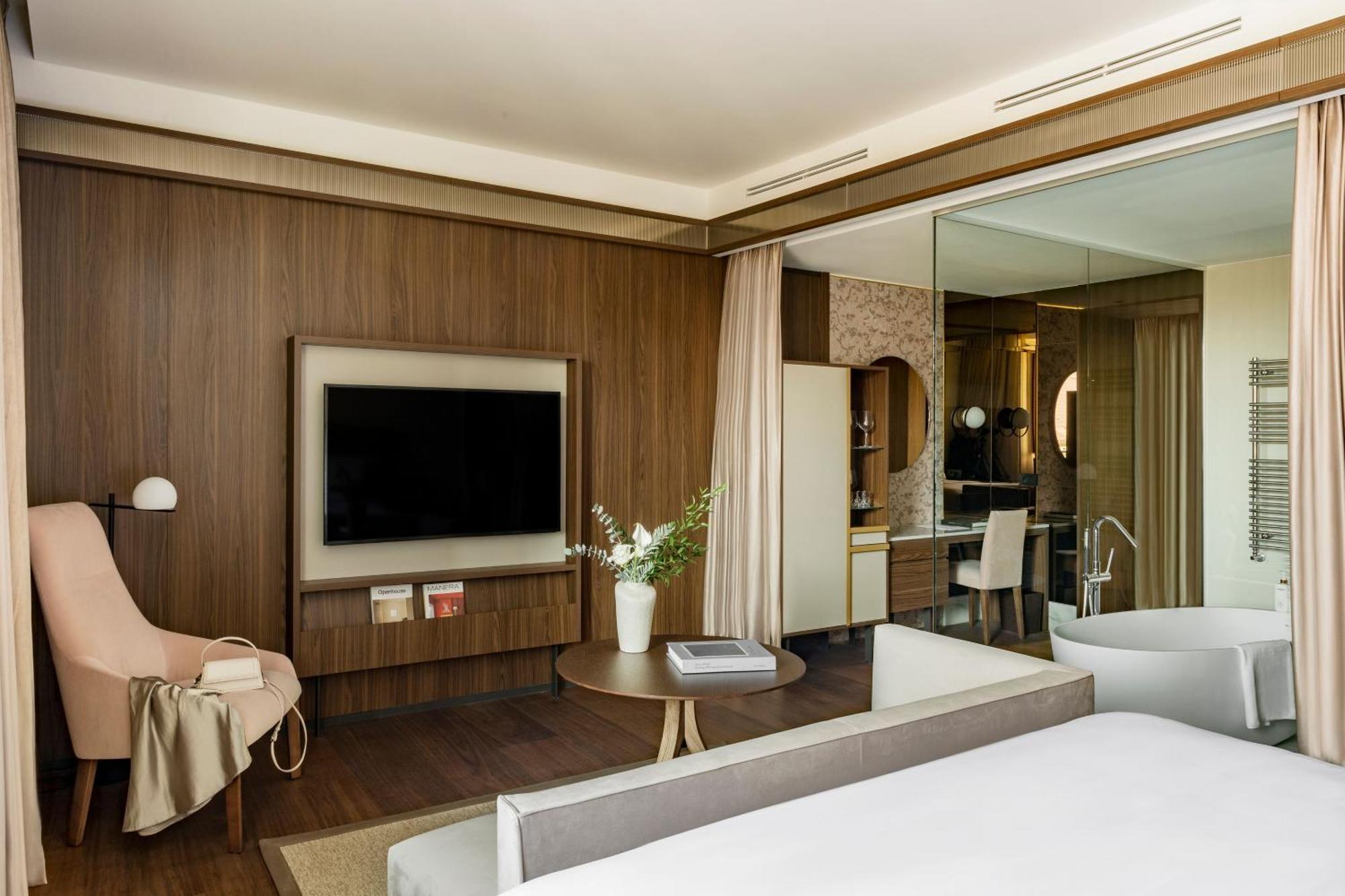 Supreme Room Spa Access