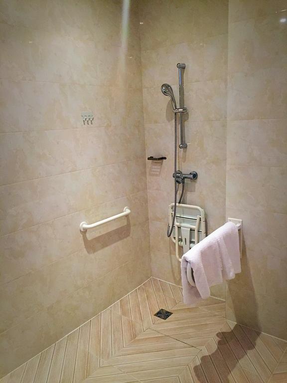Camera Singola con Bagno e Servizi Igienici Privati