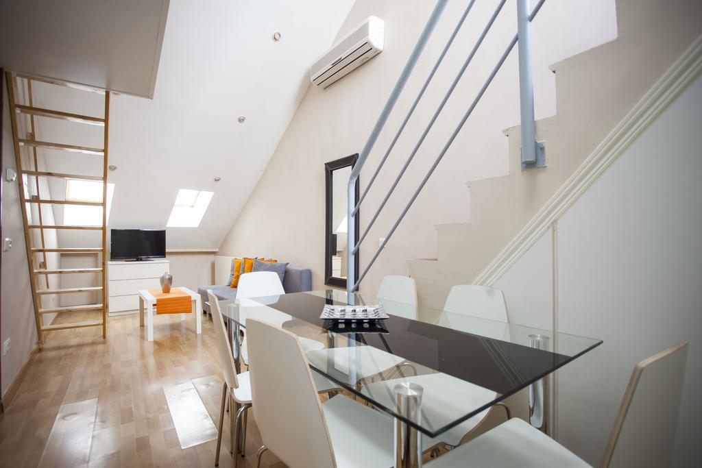 Apartment with Terrace,191438659:JPEG