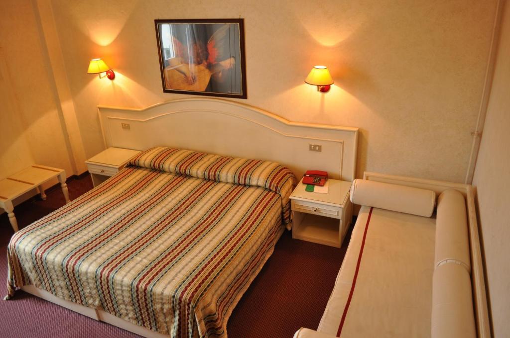Classic Dreibettzimmer