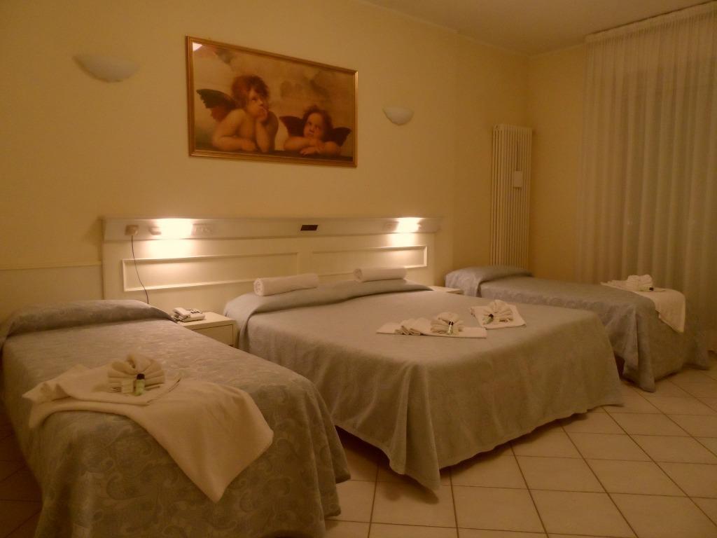 Classic Quadruple Room,1765913795:JPEG