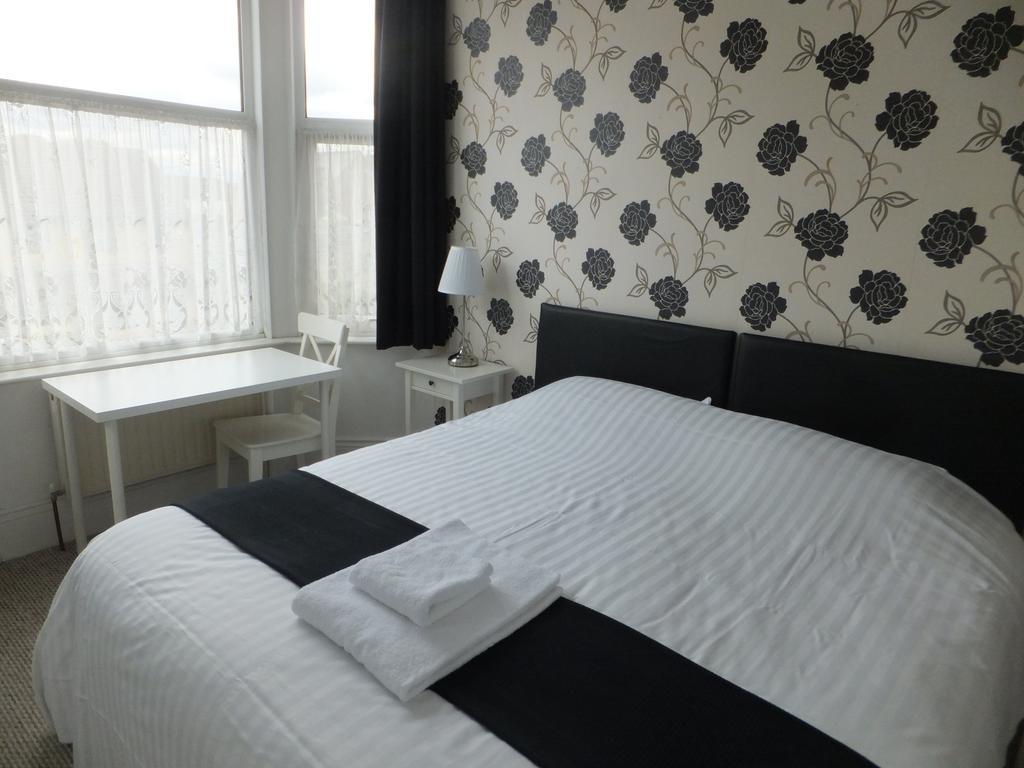 Double Room Private Bathroom