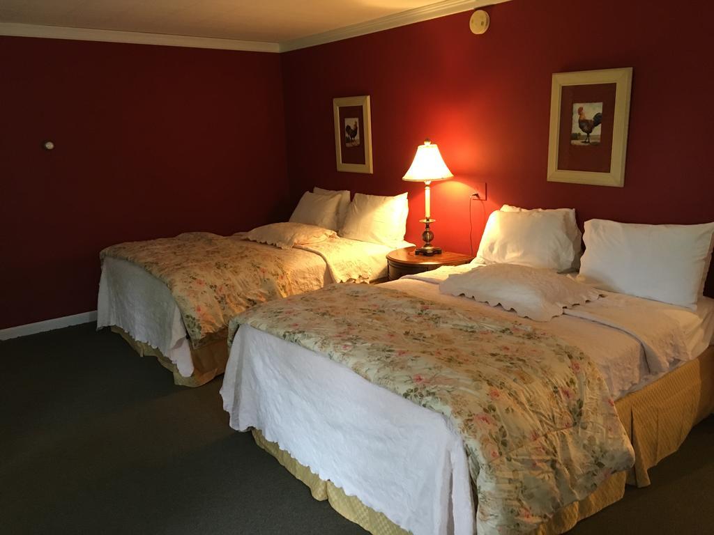 Deluxe Queen Room with Two Queen Beds