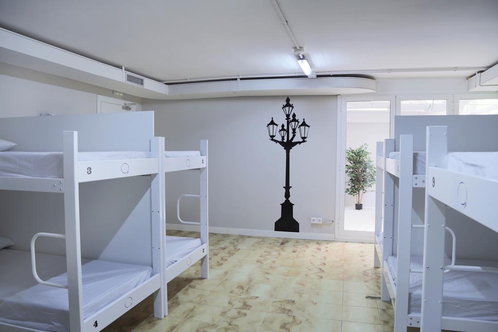 Posto letto in Dormitorio Misto con 14 Letti