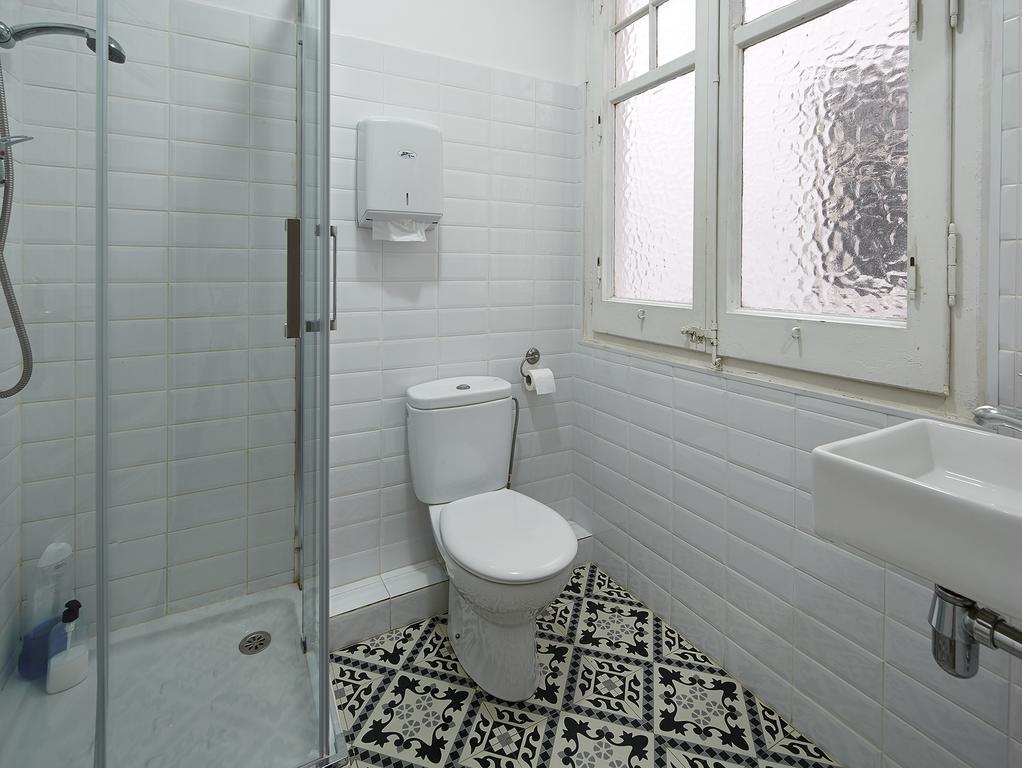 Standard Double Room with Shared Bathroom,325430818:JPEG