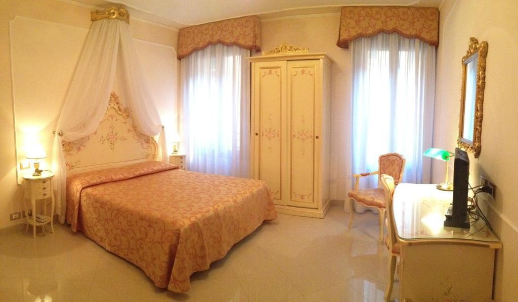 Double or Twin Room,26391125:JPEG