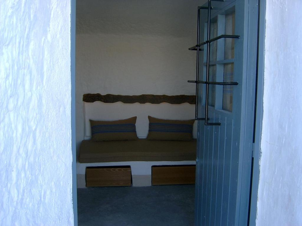 One-Bedroom Cave
