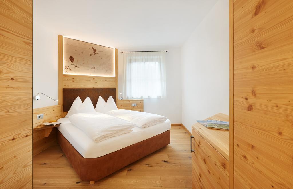 One-Bedroom Apartment,274194713:JPEG
