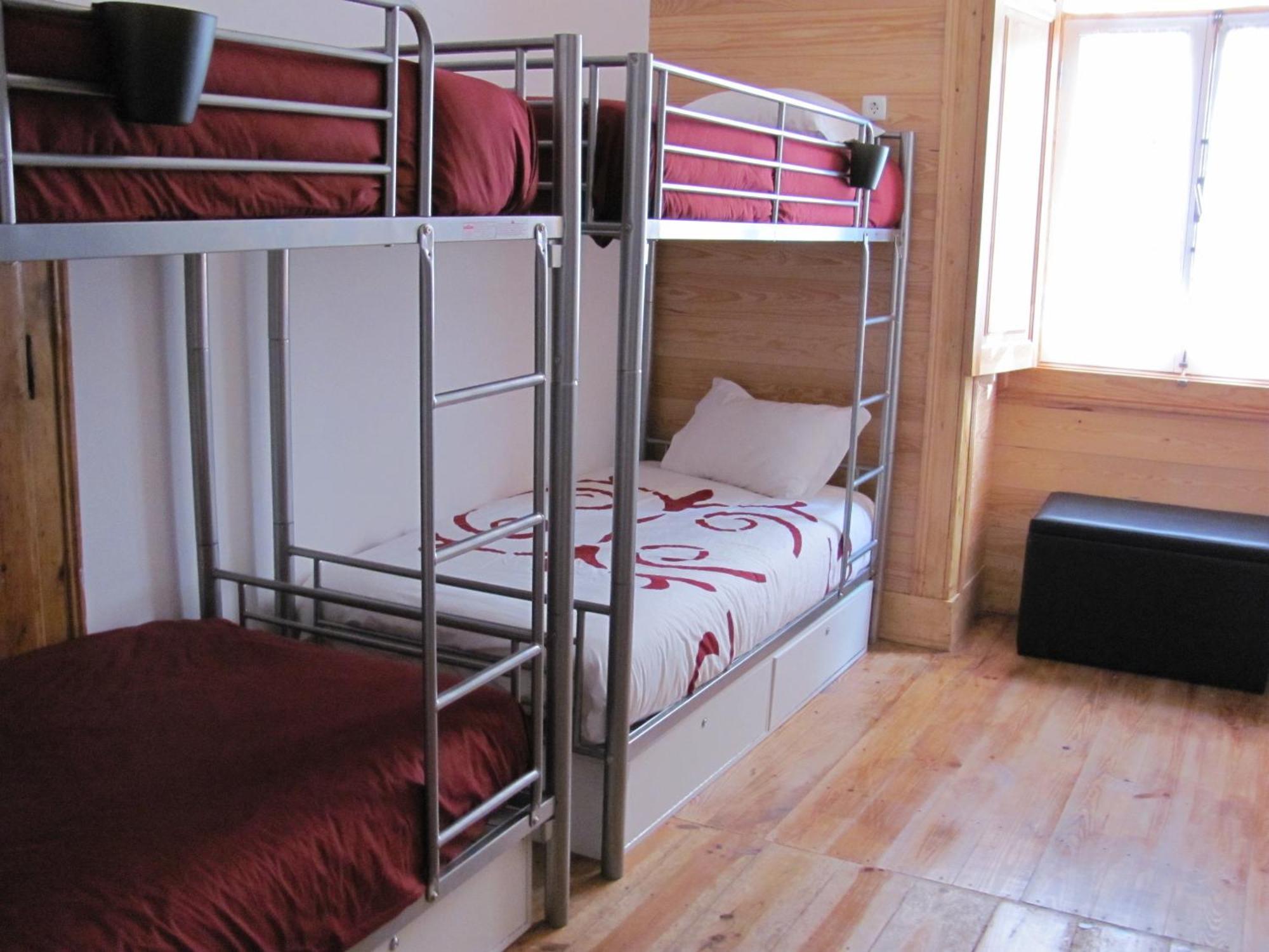 Cama Individual em Dormitório Misto (8 camas)
