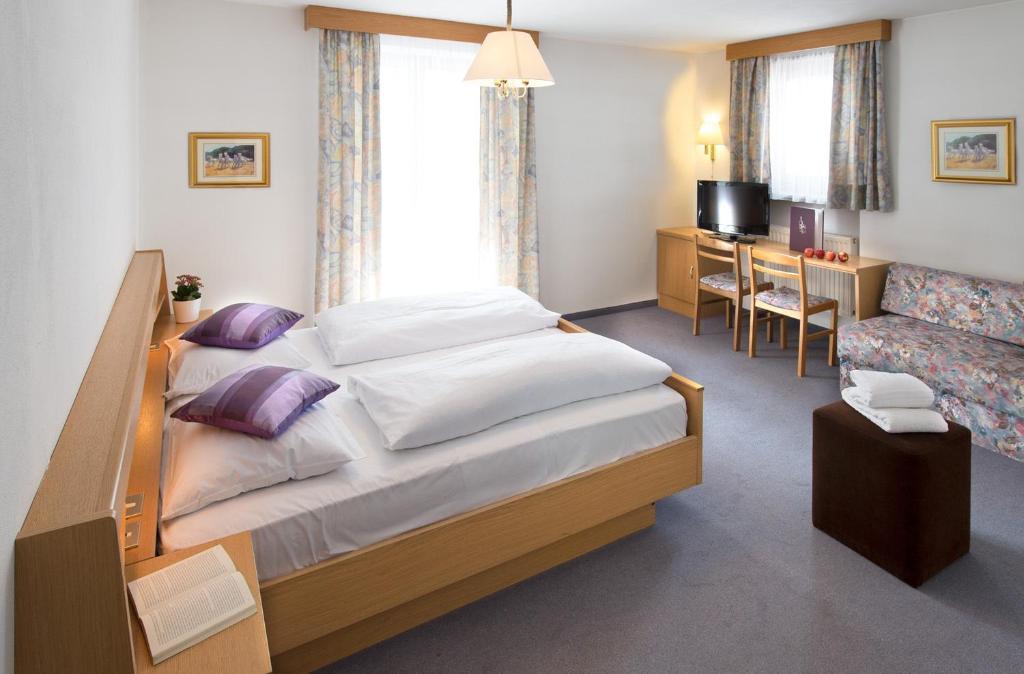Double Room,1758334635:JPEG