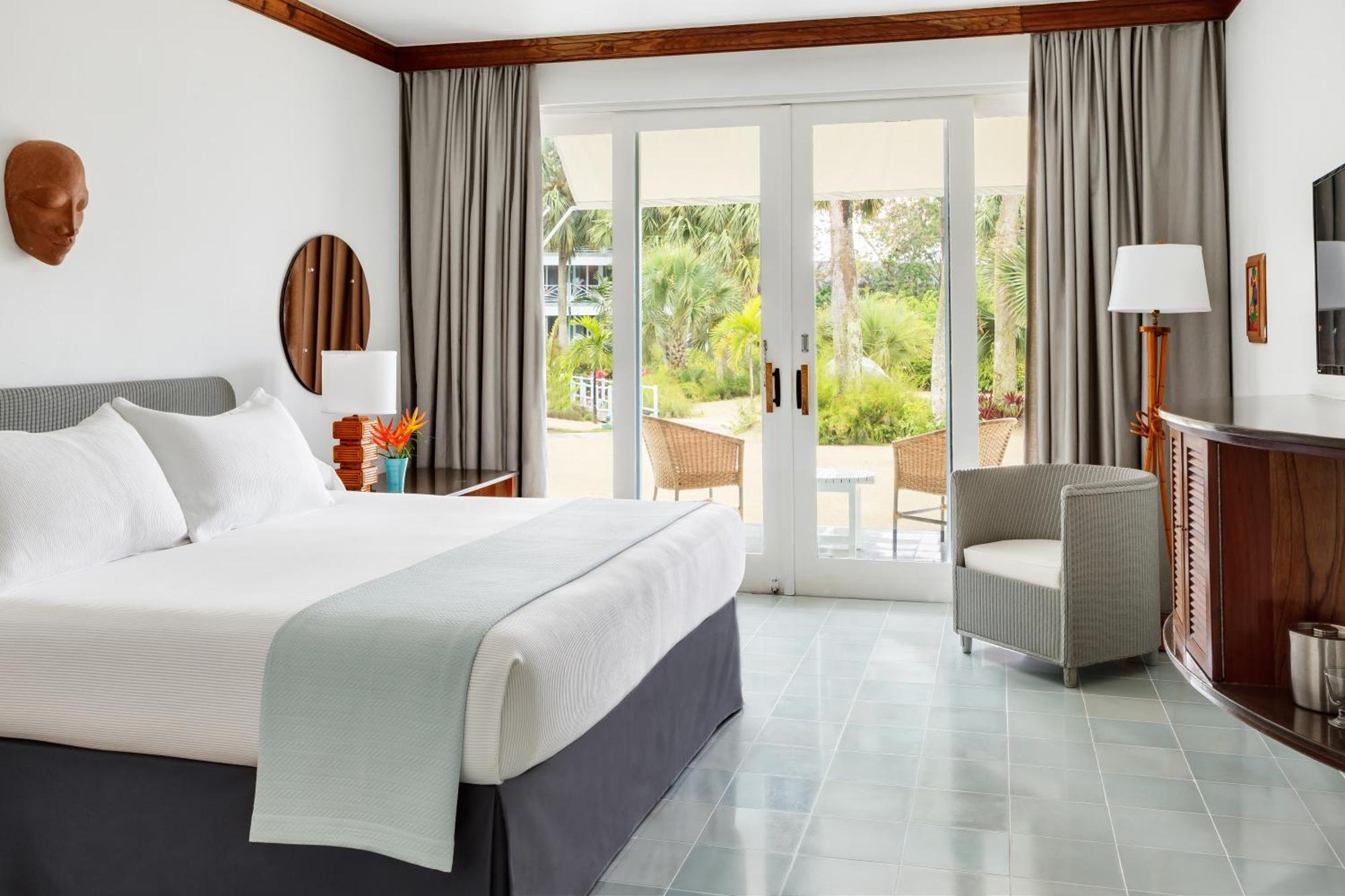 Deluxe Beachfront Room