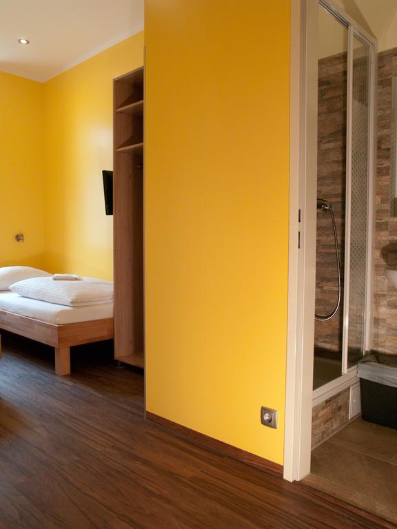 Single Room,682501125:JPEG