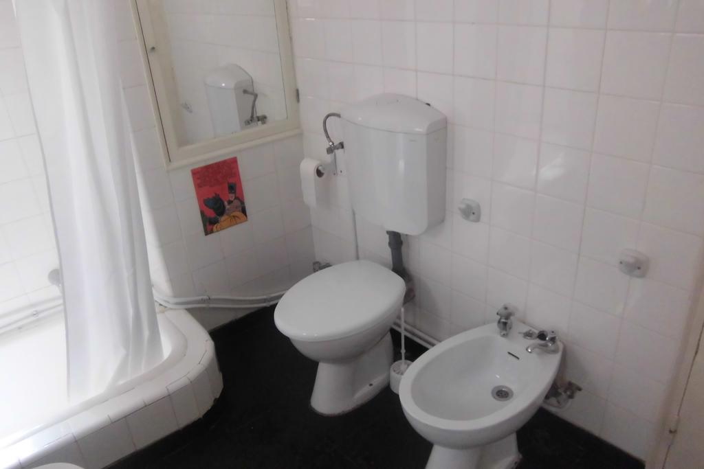 Quarto Duplo com Casa de Banho Partilhada
