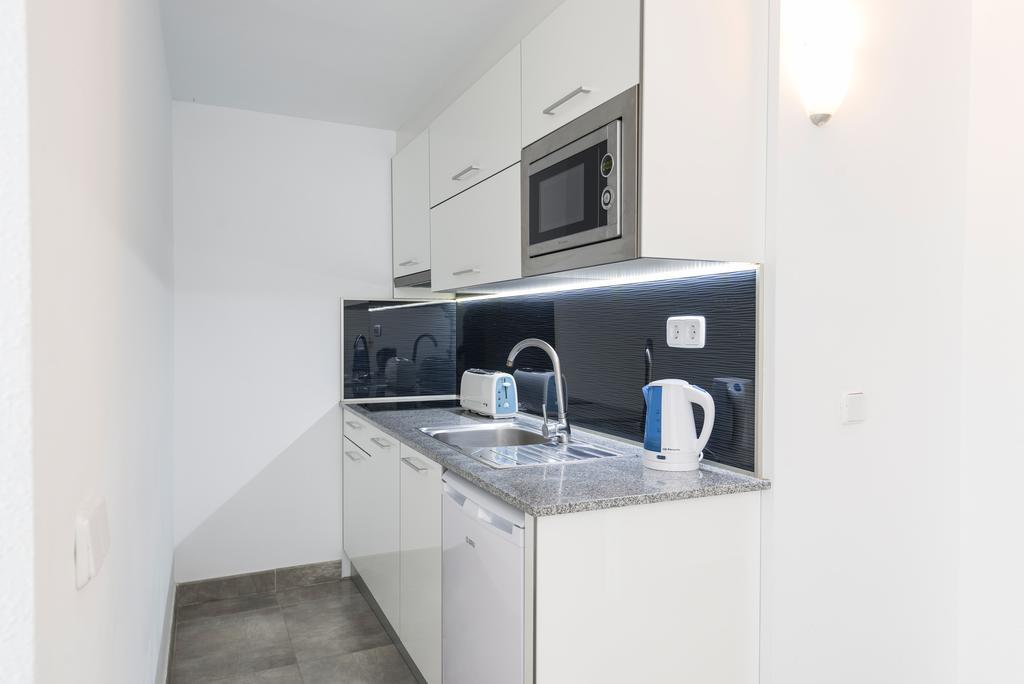 Apartamento de 1 dormitorio con vistas a la piscina