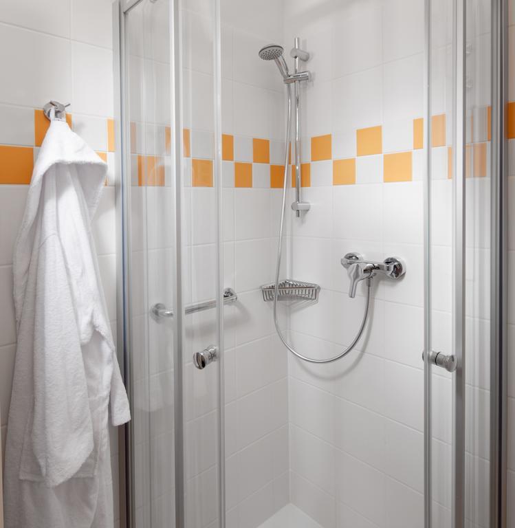 Standard Twin Room,404951658:JPEG