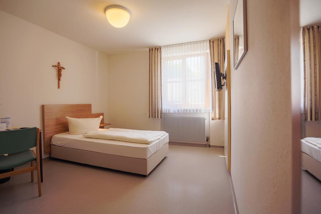 Comfort Single Room,342354676:JPEG