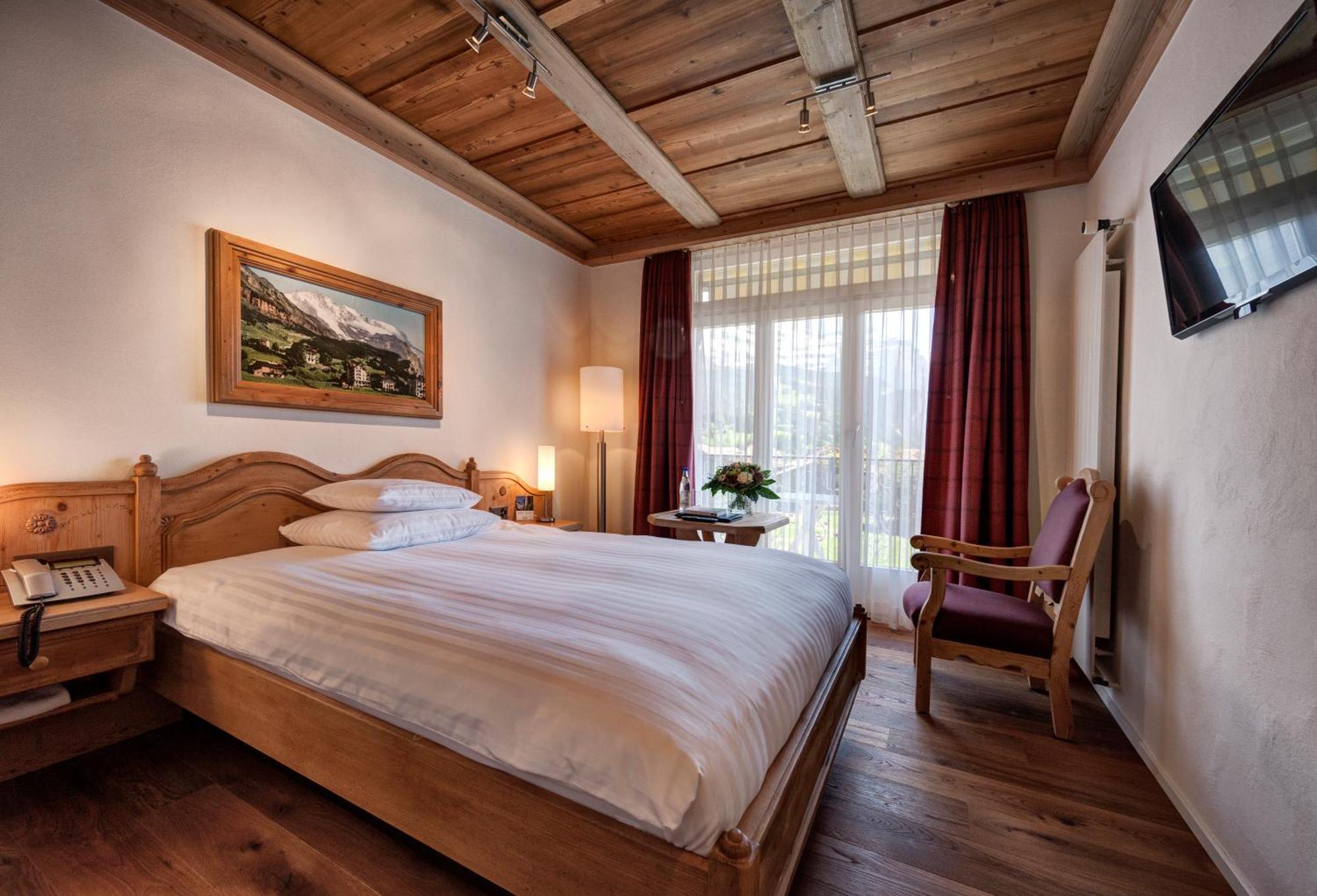 Deluxe Einzelzimmer mit Queensize-Bett und Bergblick