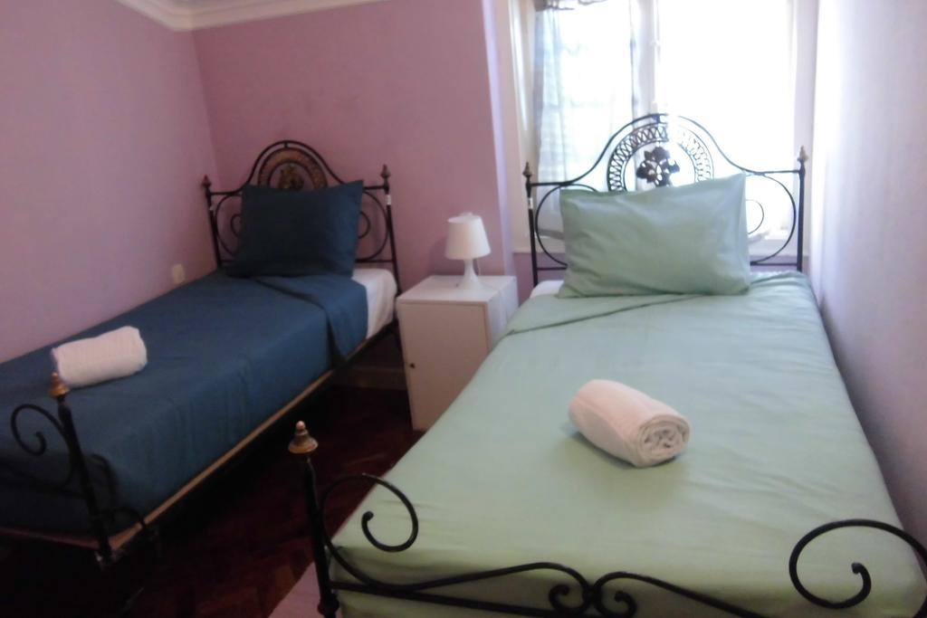 Quarto Twin com Casa de Banho Partilhada