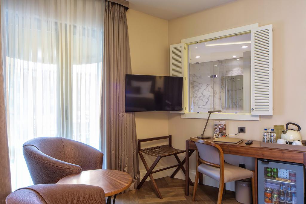 Deluxe Junior Suite with Hot Tub and Private Terrace,381963943:JPEG