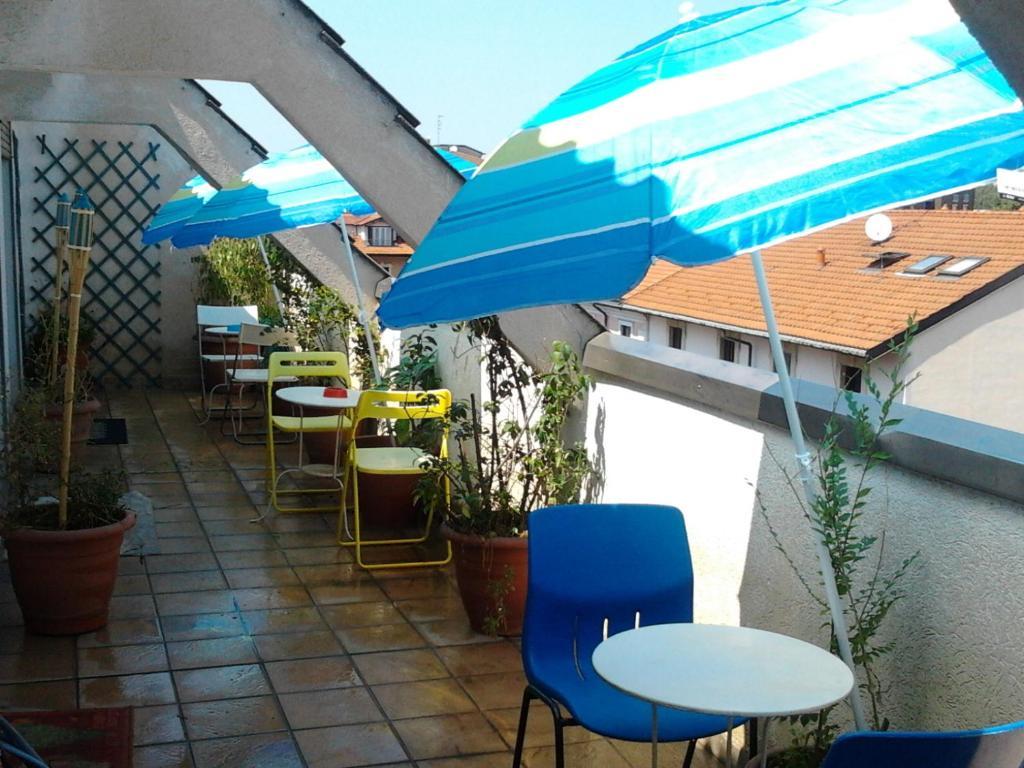 Posto Letto in Dormitorio Misto con 5 Letti