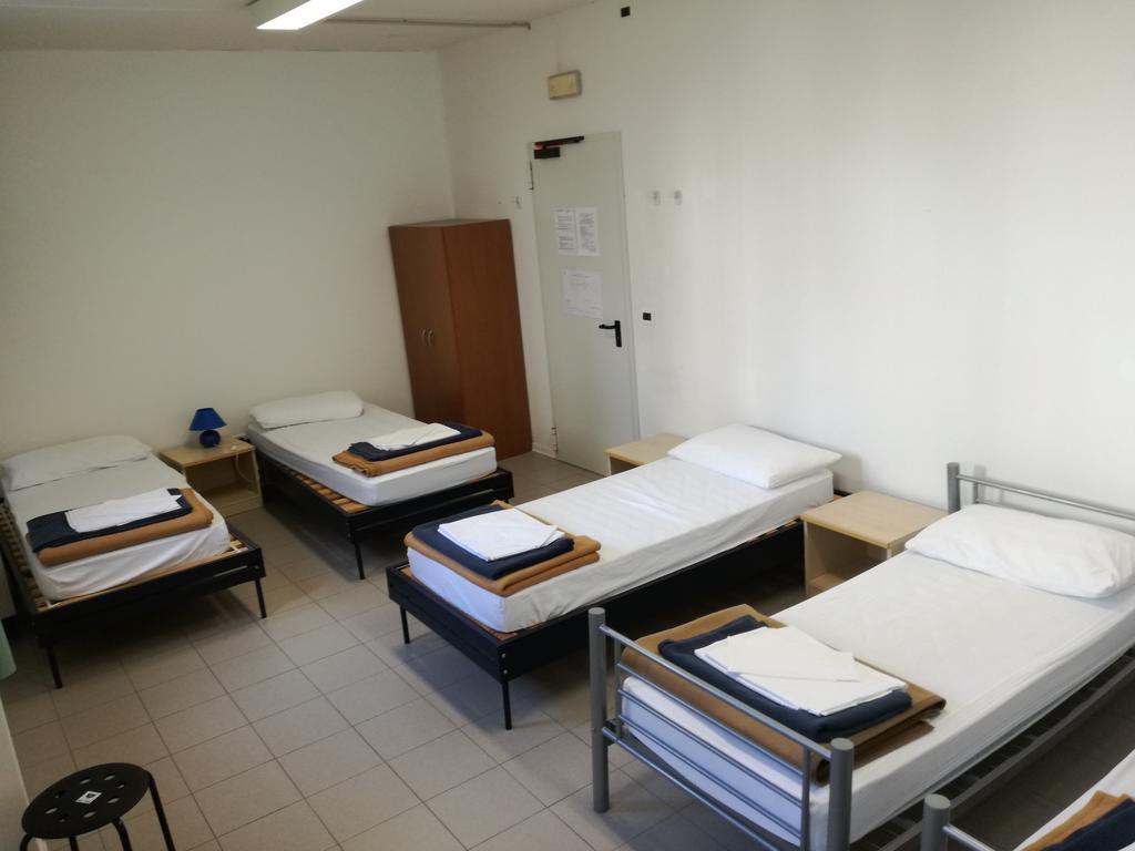 Camera Familiare con Bagno in Comune