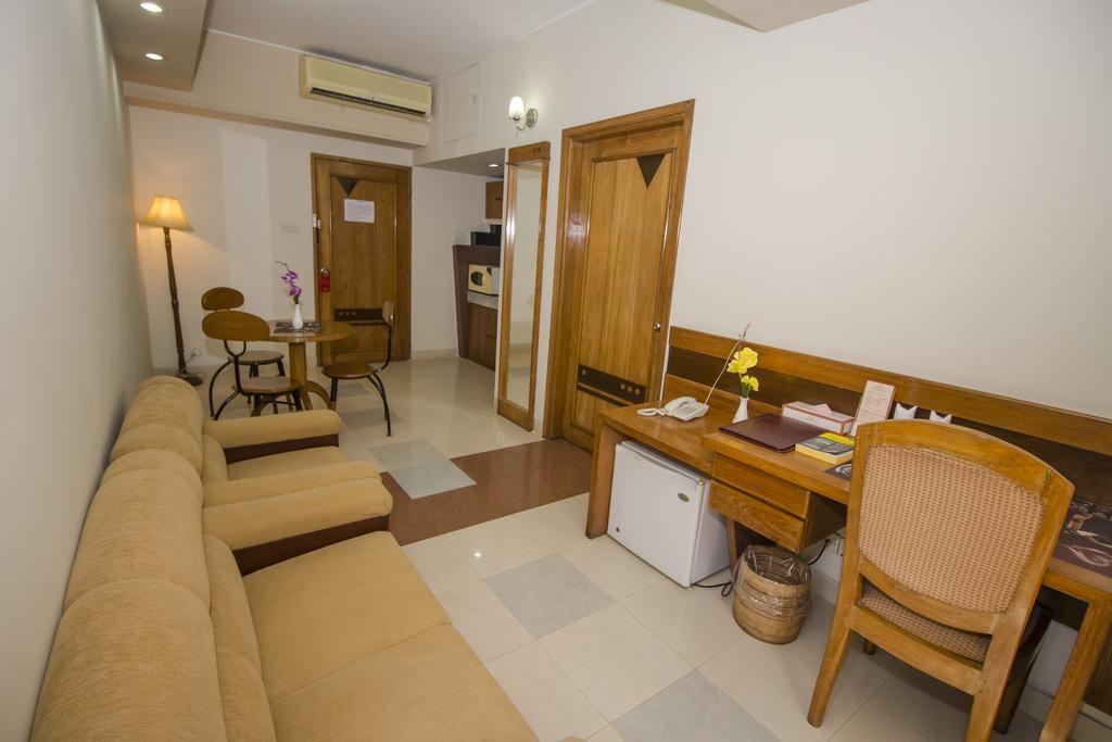 Executive Suite,401132793:JPEG