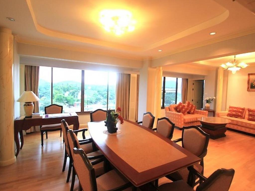 Suite,403058052:JPEG