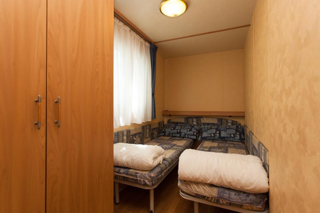 Mobile Home,404315208:JPEG