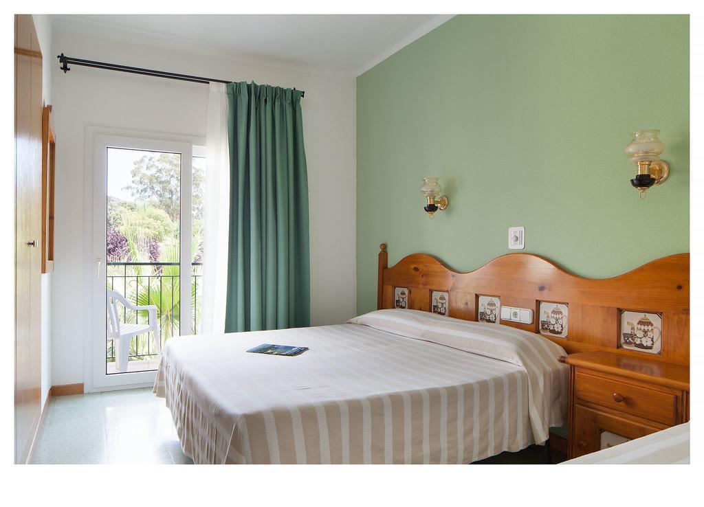 Triple Room (2 Adults + 1 Child),697172151:JPEG